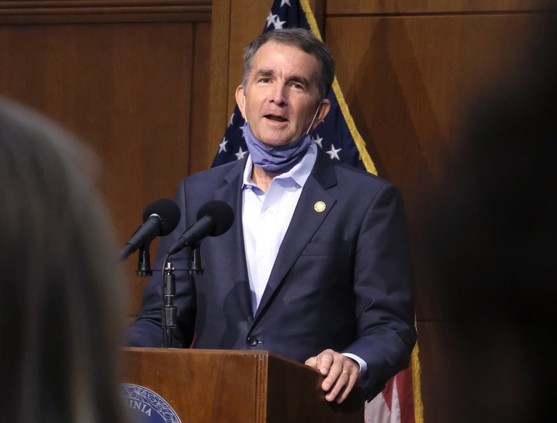 Northam busca tranquilizar a los virginianos sobre la votación anticipada