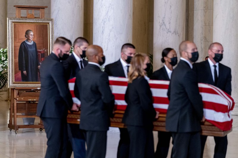 Roberts: describe a Ginsburg como “dura, valiente, luchadora, ganadora”