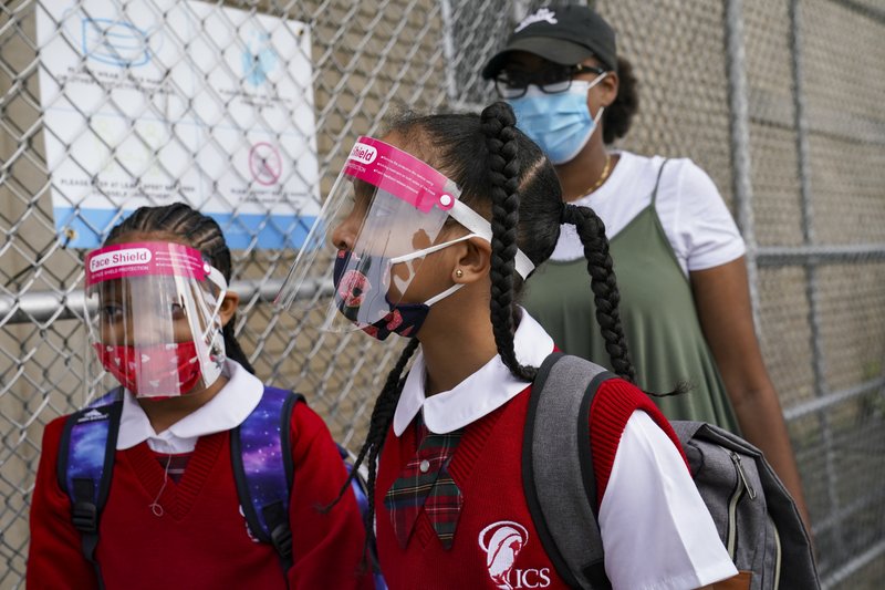 Muertes por coronavirus en EEUU pasan de 200.000