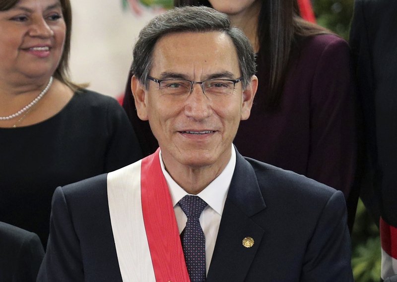 Por que el Congreso busca destituir al presidente de Perú?
