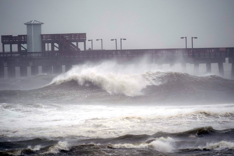 El huracán Sally toca tierra cerca de Gulf Shores, Alabama