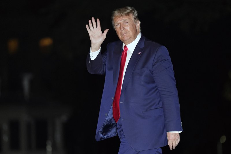 Trump minimiza la pandemia con una determinación renovada