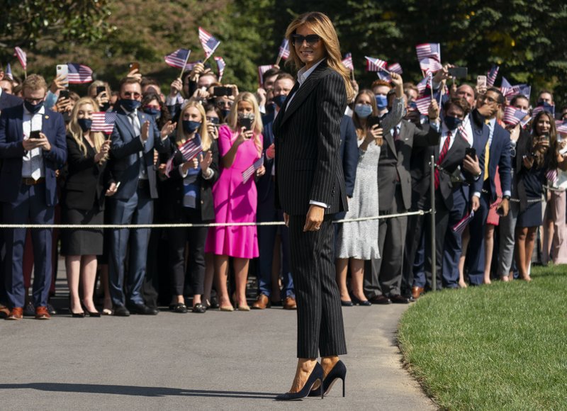 Melania Trump aún no aparece en público tras contraer COVID