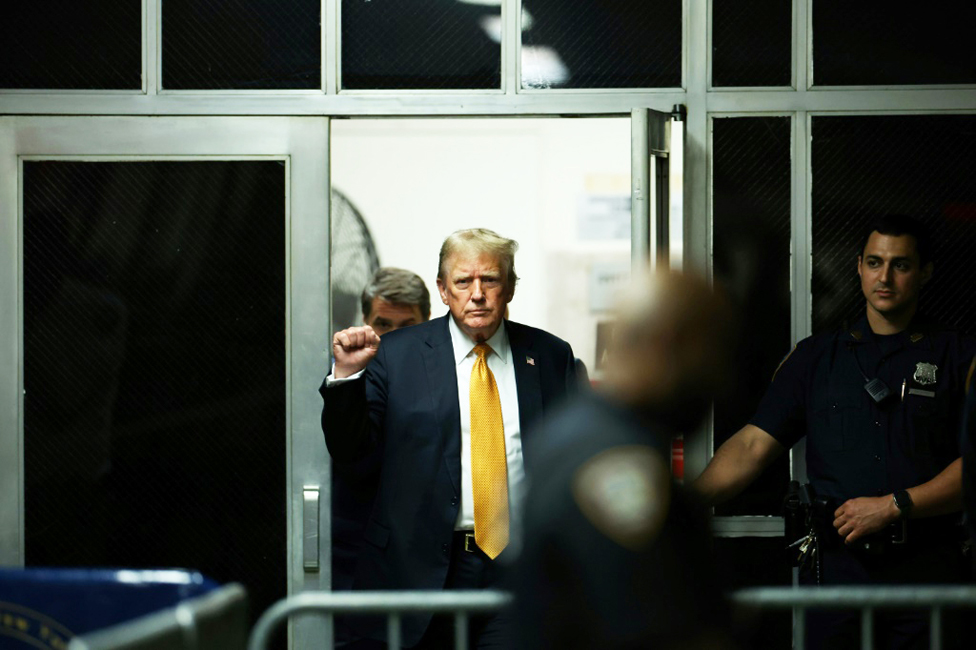 Trump condiciona la firma de nueva ley de vivienda a la aprobación de su reforma electoral
