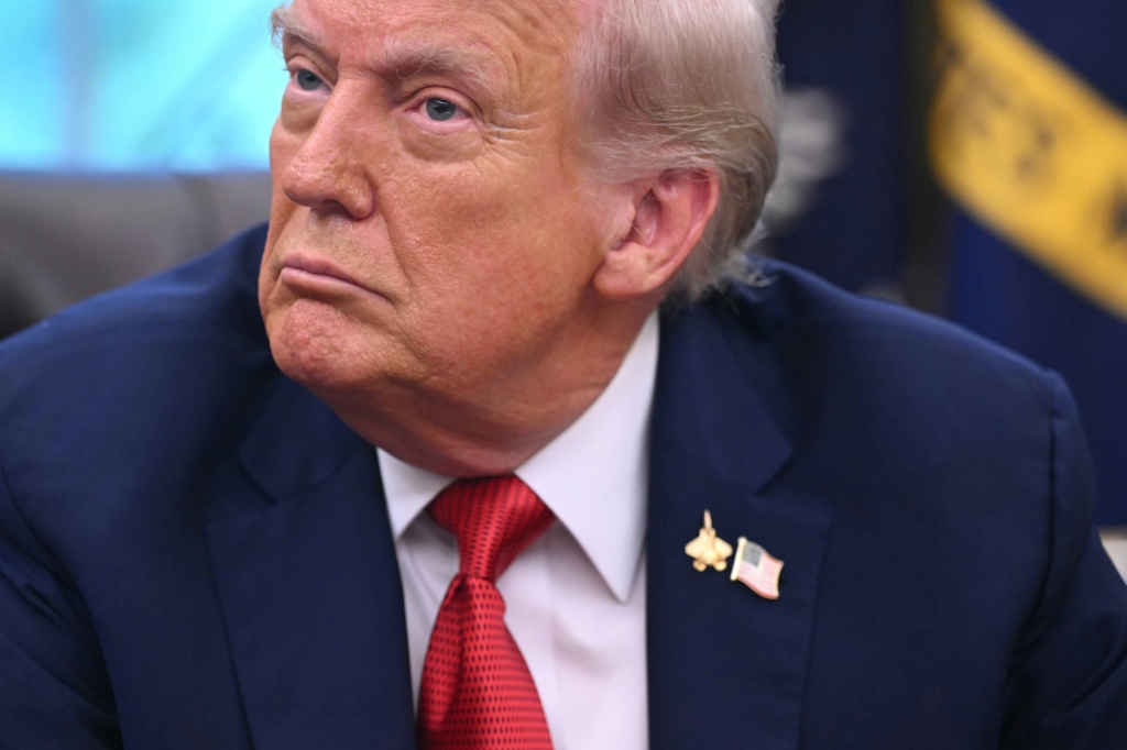 Trump firma acuerdo bipartidista