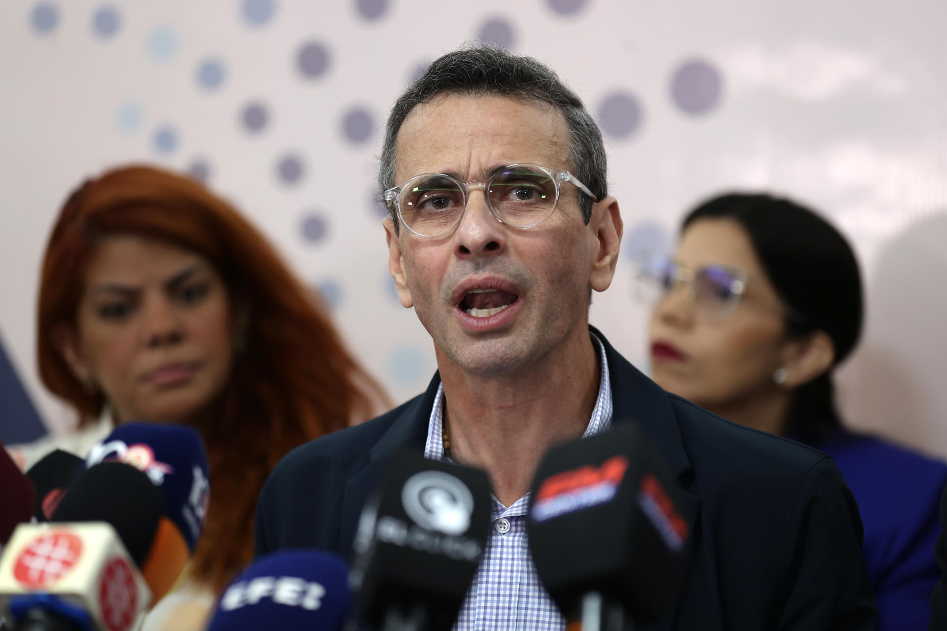 Diputado opositor Capriles rechaza que Estado venezolano pague defensa de Maduro