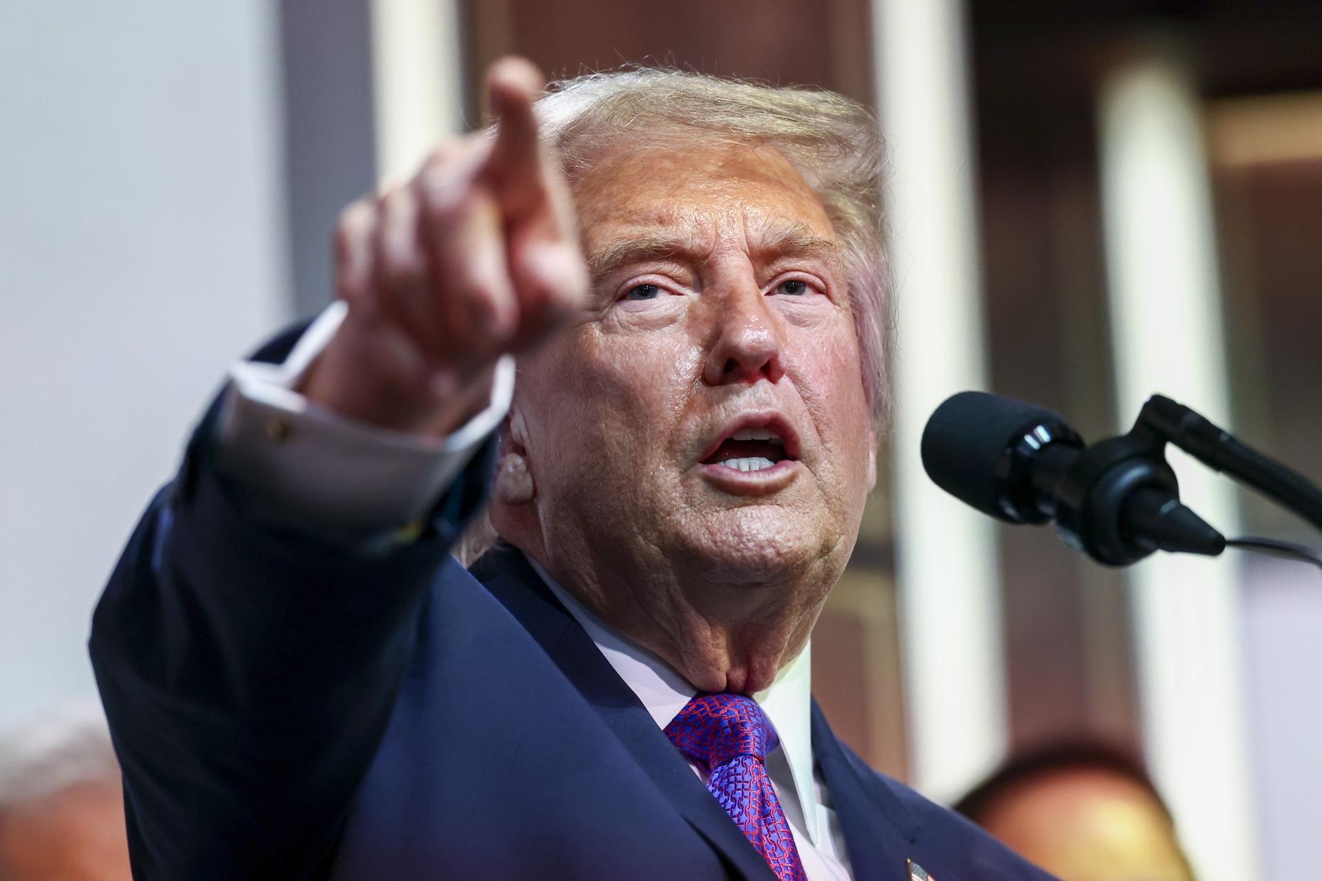 Trump pospone la firma de una orden ejecutiva sobre IA