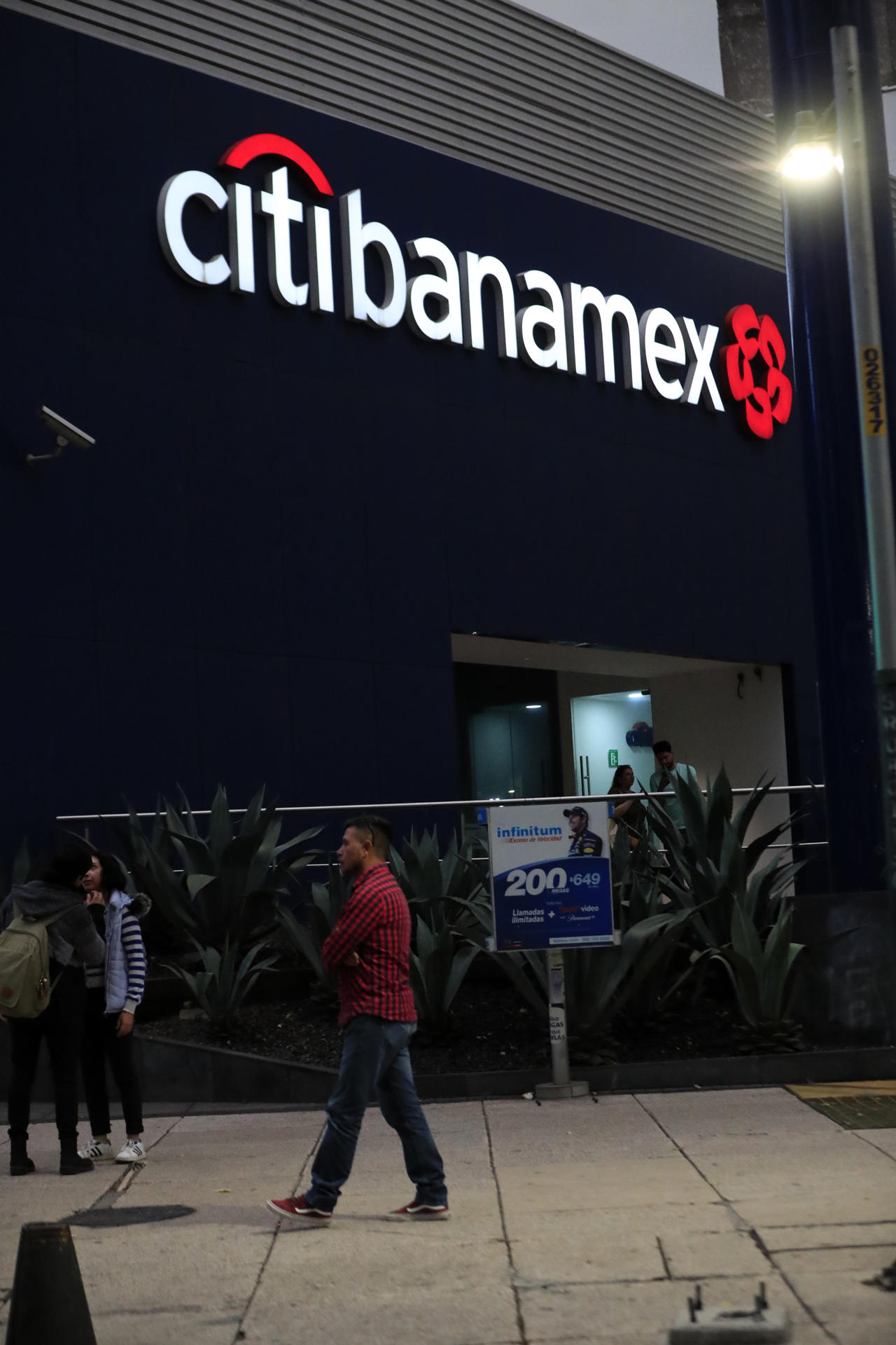El banco Banamex anticipa revisiones anuales