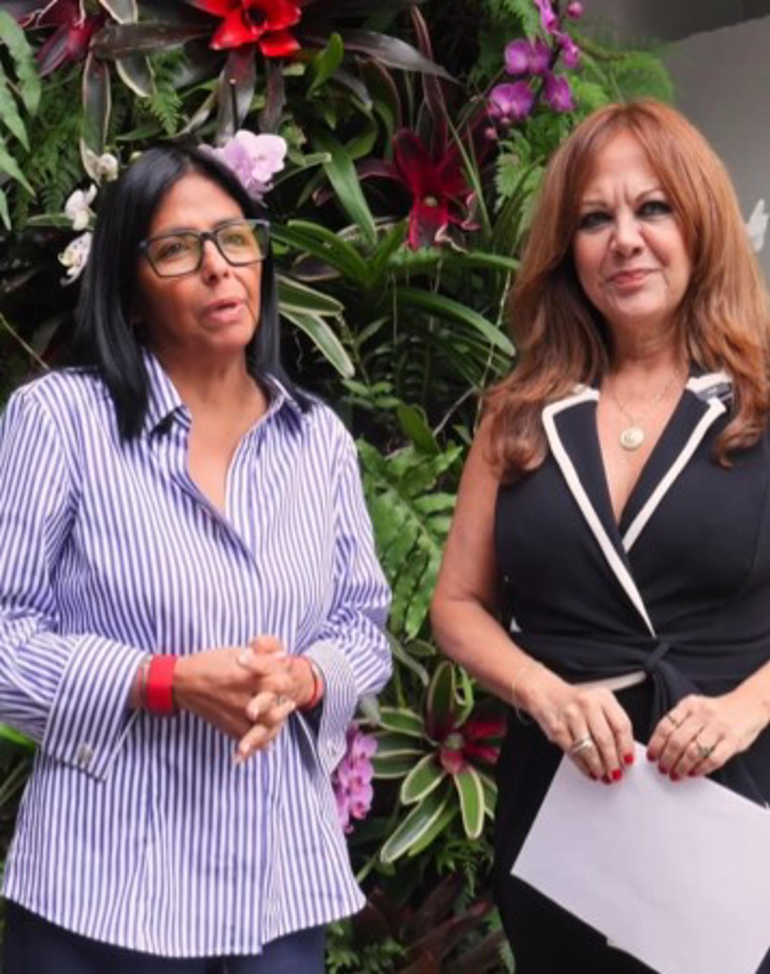 Delcy Rodríguez revisa con Defensoría del Pueblo
